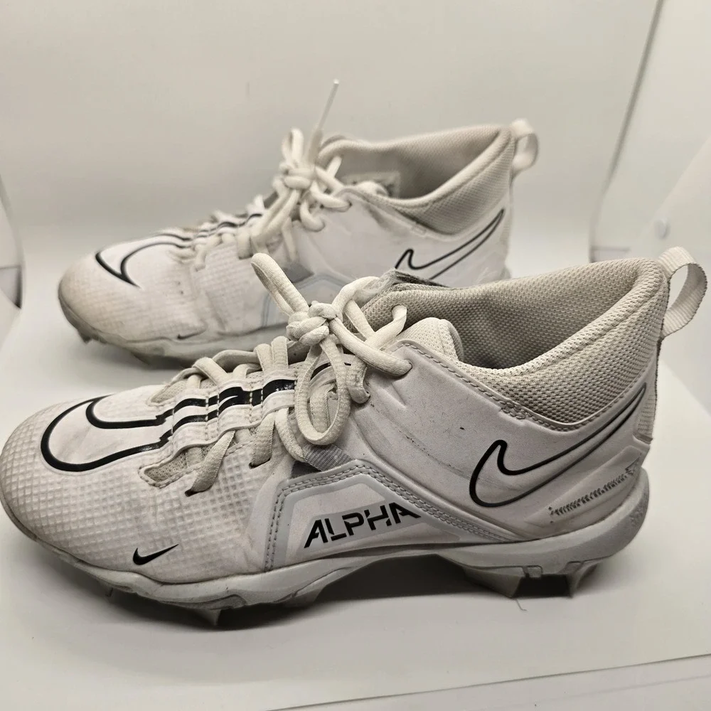 Nike 6Y White FastFlex Alpha Cleats Youth‎ Boy or Girl 6Y -CV0581-109